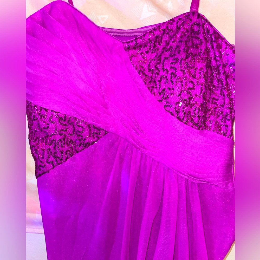 HAISLEYADGIANNA RAPELL Deep Purple Gown